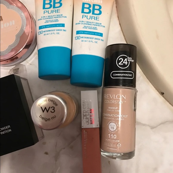 Makeup Bundle - Picture 3 of 7